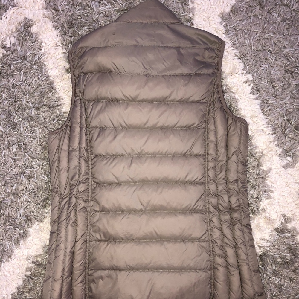 Weatherproof Light Weight Packable Vest - image 5